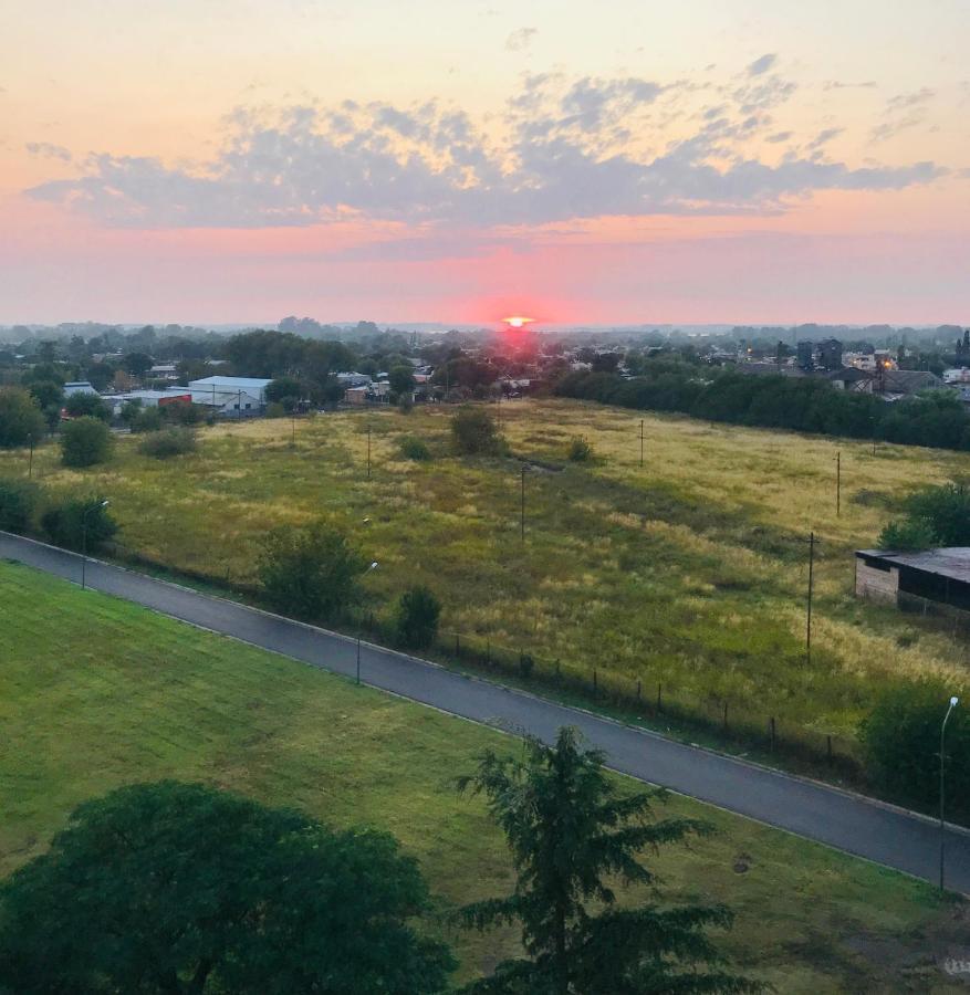 Amanecer Rent Apart - Tu Hogar! Amplio Y Luminoso Con Desayuno Junín Esterno foto